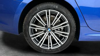 BMW 3 Series 2.0 330e 12kWh M Sport Plug-in (292 ps) - PERFORMANCE CONTROL