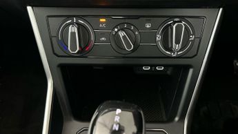 Volkswagen Polo 1.0 TSI Life DSG (95 ps) - MULTI-FUNCTION STEERING WHEEL - ISOFI