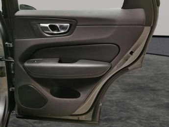 Volvo XC60 2.0h T6 Recharge 11.6kWh Inscription Expression Plug-in AWD (340