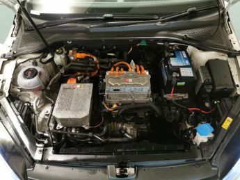 Volkswagen E-golf 35.8kWh e-Golf (136 ps) - CLIMATE CONTROL - DAB - USB AUDIO