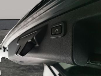 Land Rover Discovery Sport 2.0 D200 MHEV R-Dynamic S Plus 4WD (204 ps) - HEATED LEATHER