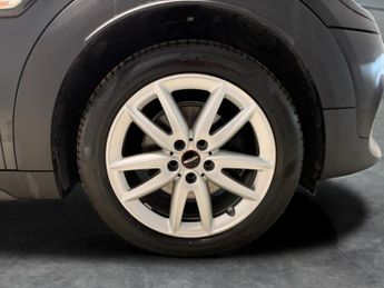 Mini Countryman 1.5 Cooper Sport Steptronic (136 ps) - ROOF IN BODY COLOUR - DIN