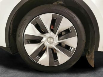 Tesla Model Y SUV RWD (346 ps) - HEATED STEERING - BLIND SPOT ASSIST - WIFI