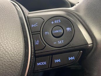 Toyota RAV4 2.5 VVT-h GPF Design CVT 4WD (222 ps) - LED - REVERSE CAM - NAV