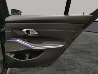 BMW 3 Series 2.0 330e 12kWh M Sport Plug-in (292 ps) - EXTENDED STORAGE
