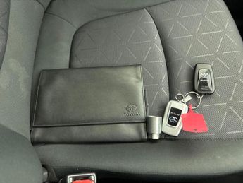 Toyota RAV4 2.5 VVT-h GPF Design CVT 4WD (222 ps) - LED - REVERSE CAM - NAV