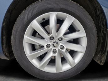 Skoda Superb 2.0 TDI SE DSG (150 ps) - PARK SENSORS - AIR CON - KEYLESS START