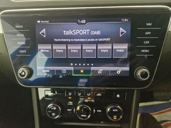 Skoda Superb 2.0 TDI SE DSG (150 ps) - PARK SENSORS - AIR CON - KEYLESS START