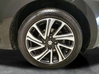 Suzuki Swift 1.2 Dualjet MHEV SZ5 CVT (83 ps) - REVERSE CAM - NAV - BLIND SPO