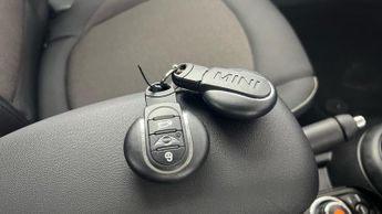 Mini Hatch 1.5 Cooper Classic Steptronic (136 ps) - MULTI-FUNCTION STEERING