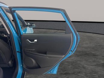 Hyundai Kona 39kWh SE Connect (10.5kW Charger) (136 ps) - LANE DEPARTURE  - B