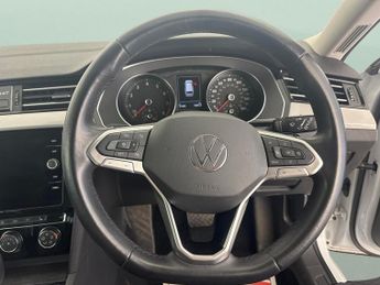Volkswagen Passat 1.5 TSI EVO SEL DSG (150 ps) - AUTO HEADLIGHTS - DAB - USB AUDIO