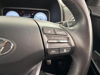 Hyundai Kona 39kWh SE Connect (10.5kW Charger) (136 ps) - LANE DEPARTURE  - B