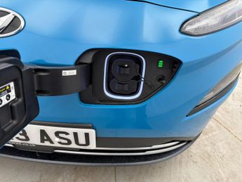 Hyundai Kona 39kWh SE Connect (10.5kW Charger) (136 ps) - LANE DEPARTURE  - B