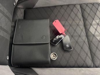Volkswagen Golf 2.0 TDI R-Line DSG (150 ps) - PARK SENSORS - KEYLESS START