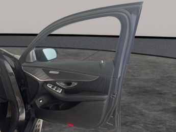 Mercedes-Benz EQC EQC 400 80kWh AMG Line (Premium) 4MATIC (408 ps) - REVERSE CAM -