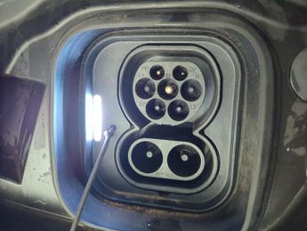 Volvo XC40 Recharge 69kWh Core (231 ps) - BLACK ROOF RAILS - ACTIVE LANE AS
