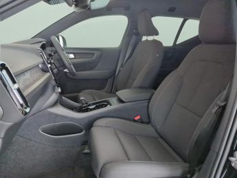 Volvo XC40 Recharge 69kWh Core (231 ps) - BLACK ROOF RAILS - ACTIVE LANE AS