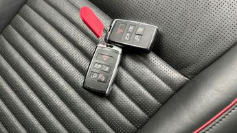 Land Rover Discovery Sport 1.5 P300e 12.2kWh R-Dynamic HSE Plug-in 4WD (309 ps) - MERIDIAN 