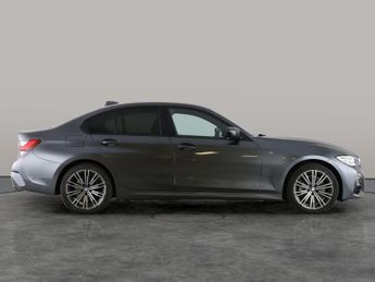 BMW 3 Series 2.0 330e 12kWh M Sport Plug-in (292 ps) - WIRELESS CHARGER