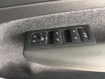 Volvo XC40 Recharge 69kWh Core (231 ps) - 19IN ALLOYS - BLUETOOTH - CRUISE