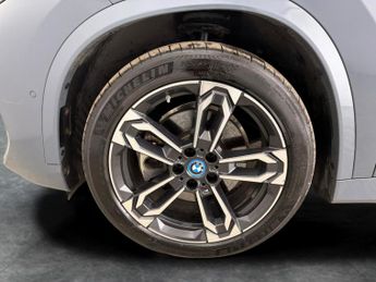 BMW iX1 30 66.5kWh M Sport xDrive (11kW Charger) (313 ps) - TECH PACK - 