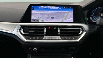BMW 3 Series 2.0 330e 12kWh M Sport Plug-in (292 ps) - PERFORMANCE CONTROL