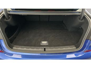 BMW 3 Series 2.0 330e 12kWh M Sport Plug-in (292 ps) - PERFORMANCE CONTROL