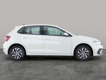 Volkswagen Polo 1.0 TSI Life DSG (95 ps) - MULTI-FUNCTION STEERING WHEEL - ISOFI