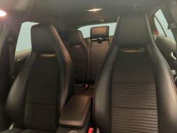 Mercedes-Benz GLA 1.6 GLA180 AMG Line Edition 7G-DCT (122 ps) - CARPLAY - REVERSE 