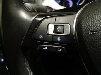 Volkswagen E-golf 35.8kWh e-Golf (136 ps) - CLIMATE CONTROL - DAB - USB AUDIO