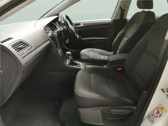 Volkswagen E-golf 35.8kWh e-Golf (136 ps) - CLIMATE CONTROL - DAB - USB AUDIO