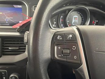 Volvo V40 1.5 T2 GPF Momentum Nav Plus (122 ps) - WINTER PACK