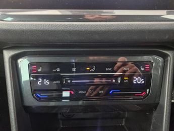 Volkswagen Tiguan 1.5 TSI R-Line DSG (150 ps) - HEATED SEATS - NAV - ASSISTANCE PA