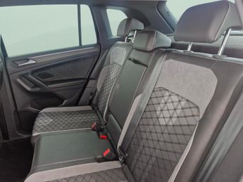 Volkswagen Tiguan 1.5 TSI R-Line DSG (150 ps) - HEATED SEATS - NAV - ASSISTANCE PA