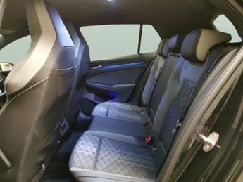 Volkswagen Golf 1.5 eTSI MHEV R-Line DSG (150 ps) - PARK SENSORS - KEYLESS START