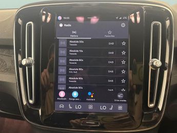 Volvo XC40 Recharge 69kWh Core (231 ps) - 19IN ALLOYS - BLUETOOTH - CRUISE
