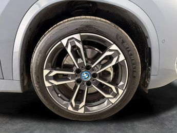 BMW iX1 30 66.5kWh M Sport xDrive (11kW Charger) (313 ps) - TECH PACK - 