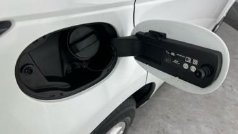 Land Rover Range Rover Evoque 1.5 P300e 12.2kWh R-Dynamic S Plug-in 4WD (309 ps) - PADDLE SHIF