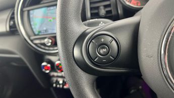 Mini Hatch 1.5 Cooper Classic Steptronic (136 ps) - MULTI-FUNCTION STEERING