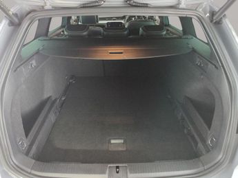 Volkswagen Passat 1.5 TSI EVO R-Line DSG (150 ps) - LED - HEATED LEATHER - WIFI