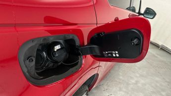 Land Rover Discovery Sport 1.5 P300e 12.2kWh R-Dynamic HSE Plug-in 4WD (309 ps) - MERIDIAN 