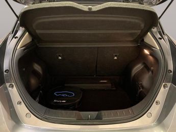 Nissan Leaf 39kWh Tekna (150 ps) - LED - NAV - LANE DEPARTURE