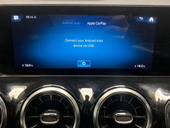 Mercedes-Benz GLA 1.3 GLA250e 15.6kWh Exclusive Edition Plug-in 8G-DCT (218 ps) - 