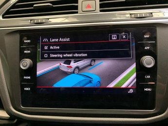 Volkswagen Tiguan 1.5 TSI R-Line DSG (150 ps) - LED - HEATED SEATS - NAV