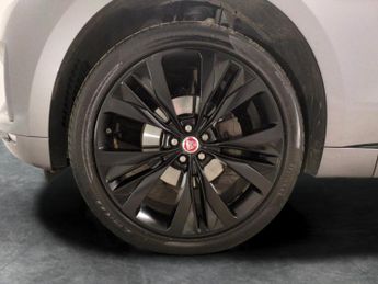 Jaguar F-PACE 2.0 D180 Chequered Flag AWD (180 ps) - MERIDIAN AUDIO - REVERSE 