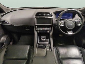 Jaguar F-PACE 2.0 D180 Chequered Flag AWD (180 ps) - MERIDIAN AUDIO - REVERSE 
