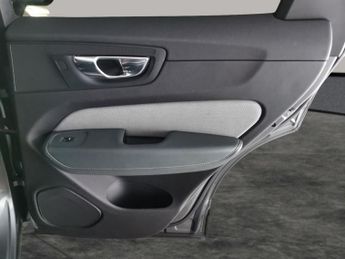 Volvo XC60 2.0 B5 MHEV R-Design AWD (250 ps) - LED - HEATED SEATS - LANE DE