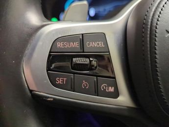 BMW 3 Series 2.0 330e 12kWh M Sport Plug-in (292 ps) - REVERSE CAM - HEATED S