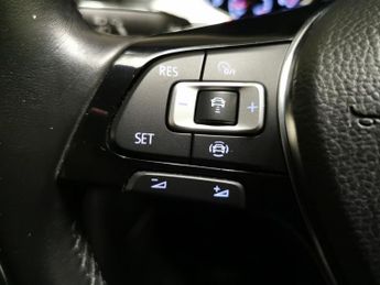 Volkswagen Golf 1.6 TDI Match DSG (115 ps) - PARK SENSORS - AIR CON - SD CARD ME